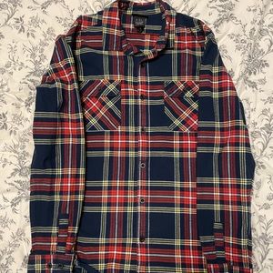 Men’s Burton Flannel. Never worn. Size Large. Excellent condition.